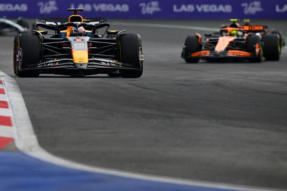 Max Verstappen, Red Bull Racing RB20, Lando Norris, McLaren MCL38