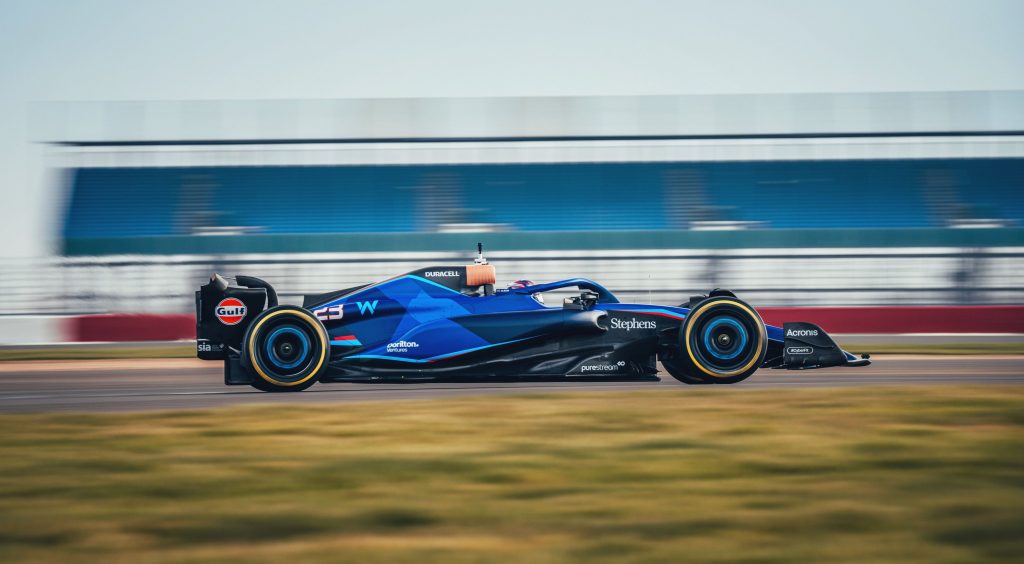 Алекс Албон поделился эмоциями после первых кругов за рулём FW45