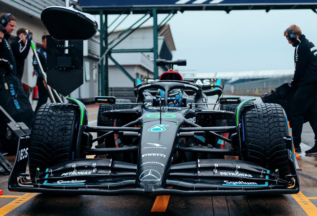 Mercedes опровергла информацию о поломке новой машины на шейкдауне