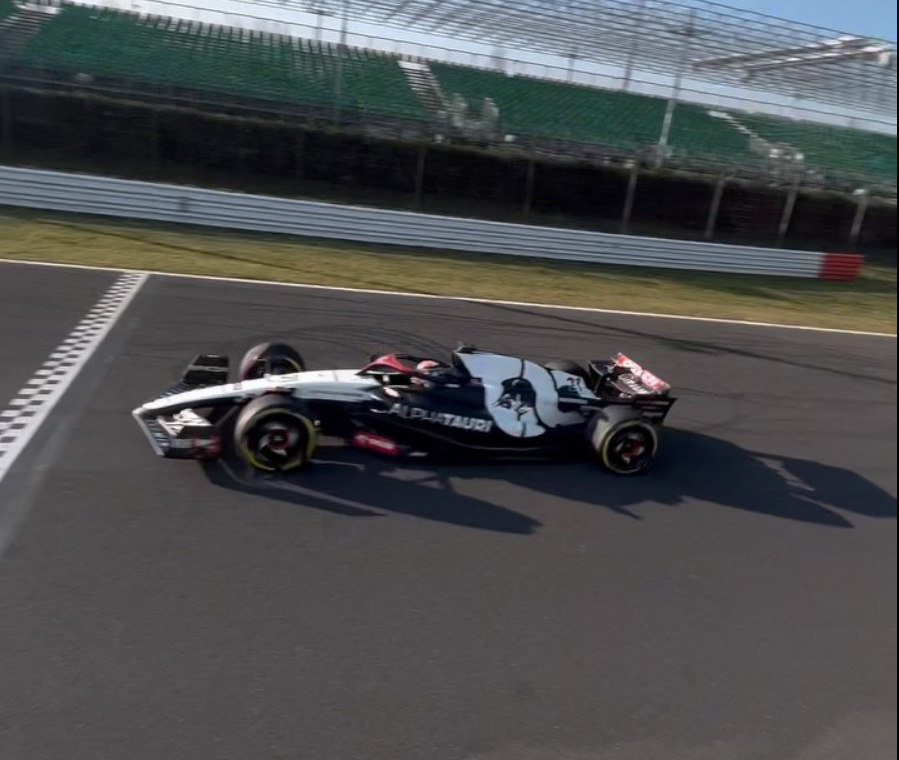 Посмотрите на работу пилота педалями за рулём болида Формулы 1. Видео Посмотрите на работу пилота педалями за рулём болида Формулы 1. Видео