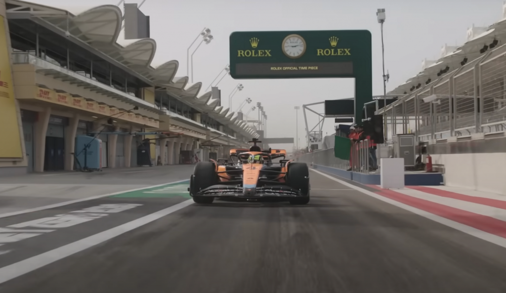 McLaren показал видео с обкатки MCL60 в Бахрейне McLaren показал видео с обкатки MCL60 в Бахрейне