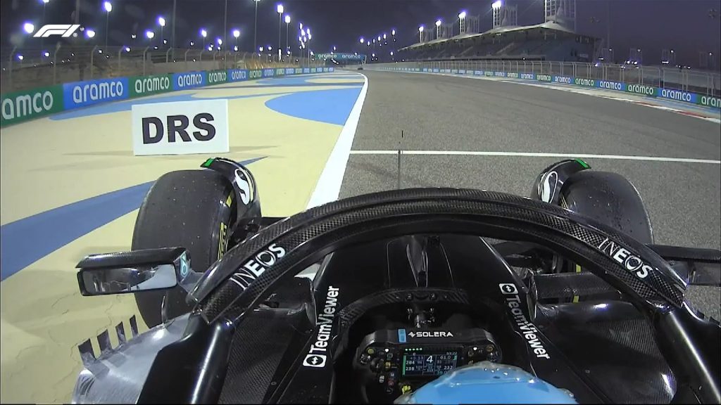 Машина Mercedes сломалась в конце второго дня тестов