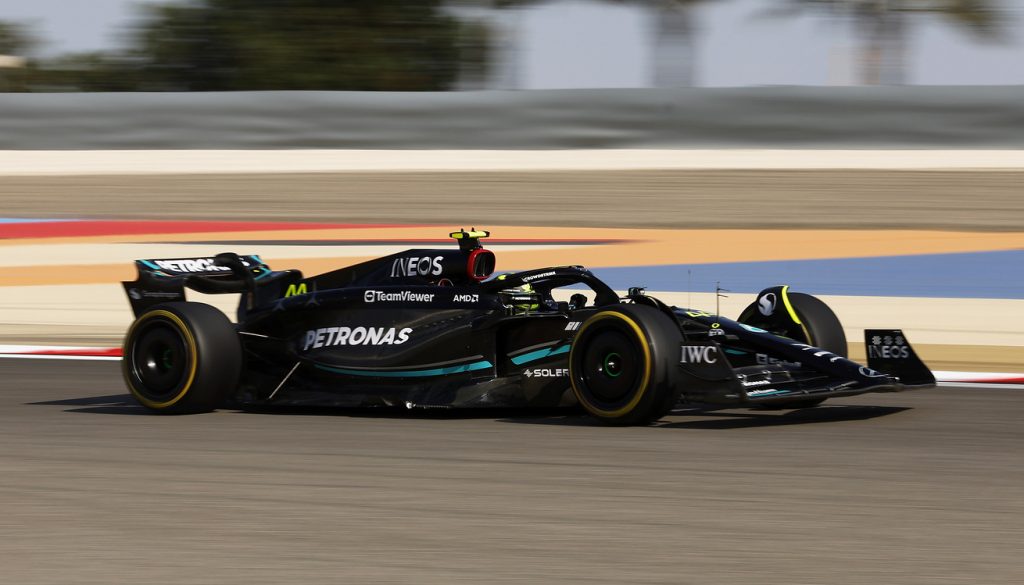 Деймон Хилл: Mercedes обогнала клиентская машина, это унижение