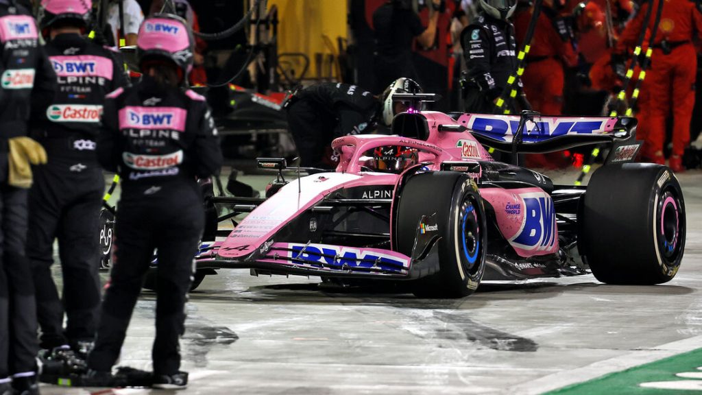 Пристли: Не понимаю, как Alpine умудрилась получить штраф на пит-стопе