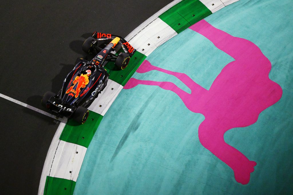 «Команда не виновата». Виталий Петров заступился за Red Bull Racing