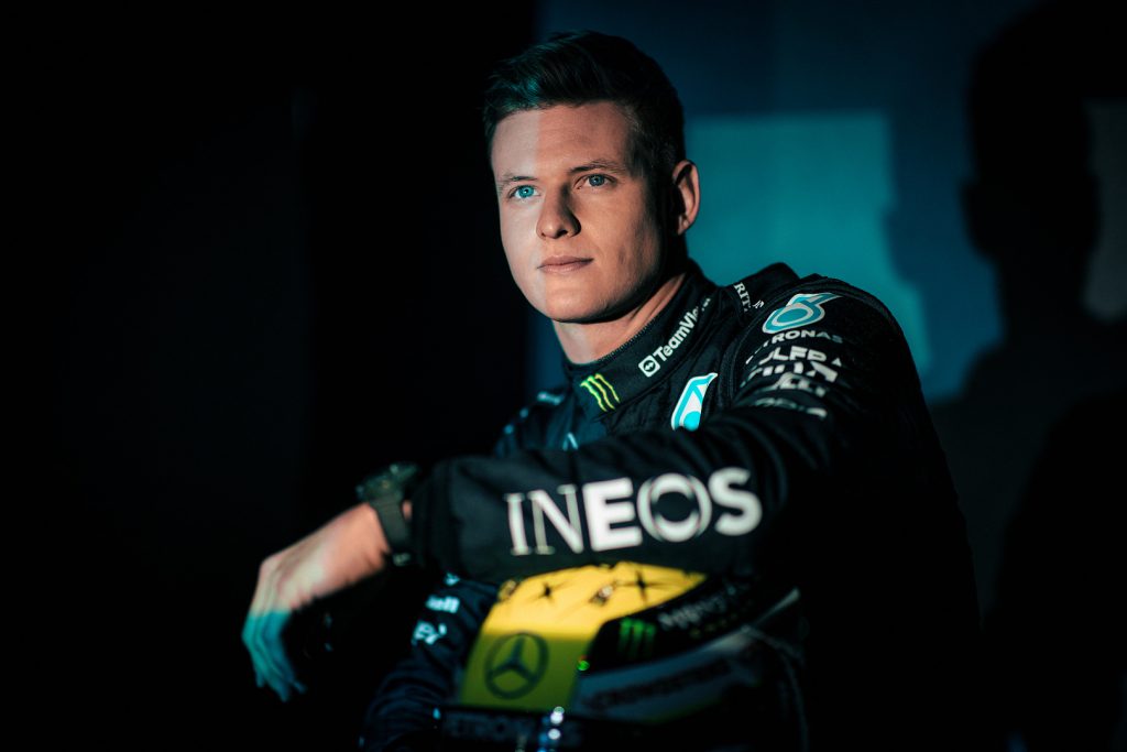 «Забудь о Формуле 1». Берни Экклстоун дал совет Мику Шумахеру «Забудь о Формуле 1». Берни Экклстоун дал совет Мику Шумахеру