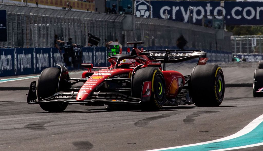 Шарль Леклер рассказал о ещё одной слабости машины Ferrari Шарль Леклер рассказал о ещё одной слабости машины Ferrari