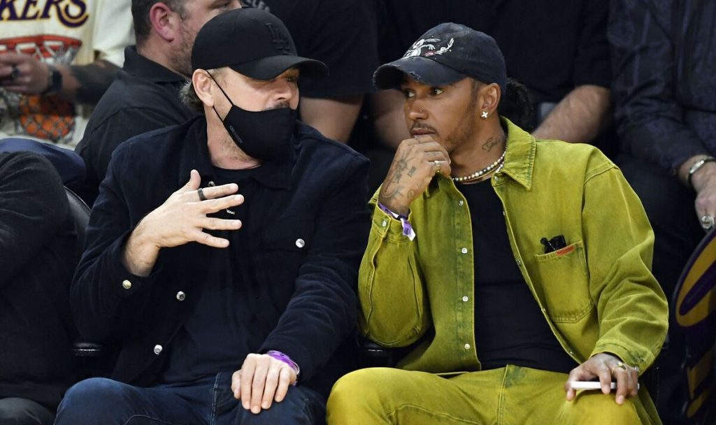 Льюис Хэмилтон в компании Леонардо ди Каприо посетил матч НБА Льюис Хэмилтон в компании Леонардо ди Каприо посетил матч НБА