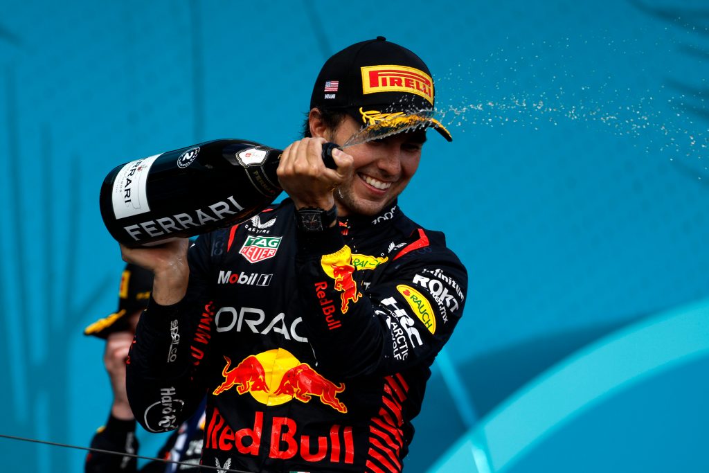 Хельмут Марко подтвердил, что Перес останется в Red Bull на 2024 год Хельмут Марко подтвердил, что Перес останется в Red Bull на 2024 год