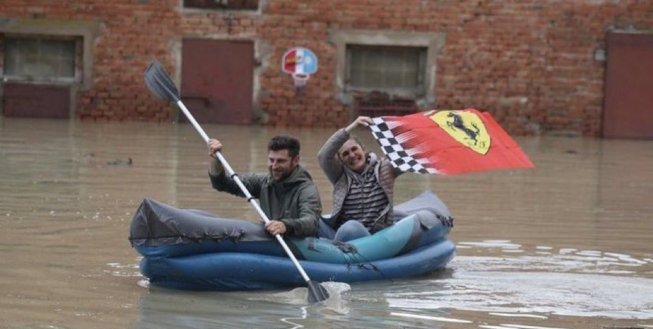 Команда Ferrari пожертвовала миллион евро пострадавшим от наводнения Команда Ferrari пожертвовала миллион евро пострадавшим от наводнения