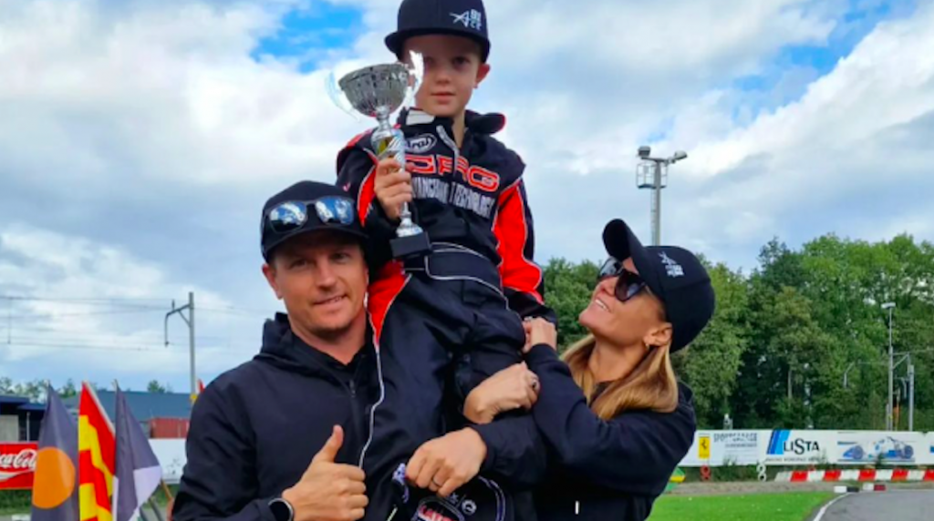 Сын Кими Райкконена одержал первую победу в гонке