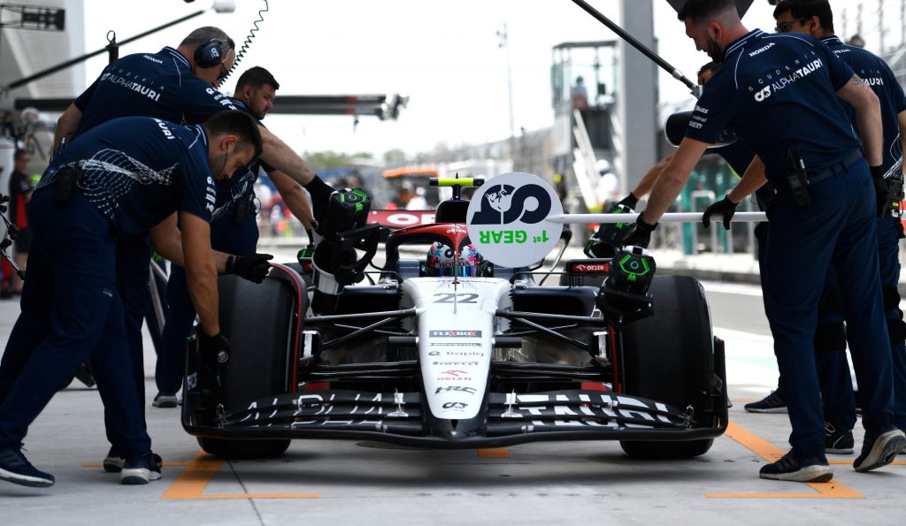 AlphaTauri расширит сотрудничество с RBR и частично переедет в Англию AlphaTauri расширит сотрудничество с RBR и частично переедет в Англию