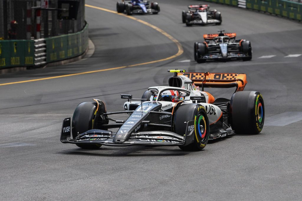 Норрис рассказал, как хотел разозлить Ферстаппена на Гран При Монако