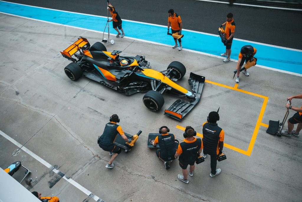 Алекс Палоу провёл тесты с McLaren в Будапеште