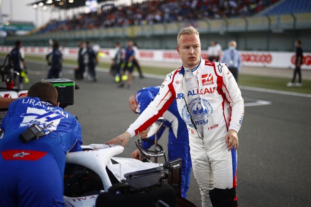 Юристы Мазепина надеются на возвращение Никиты в международные гонки