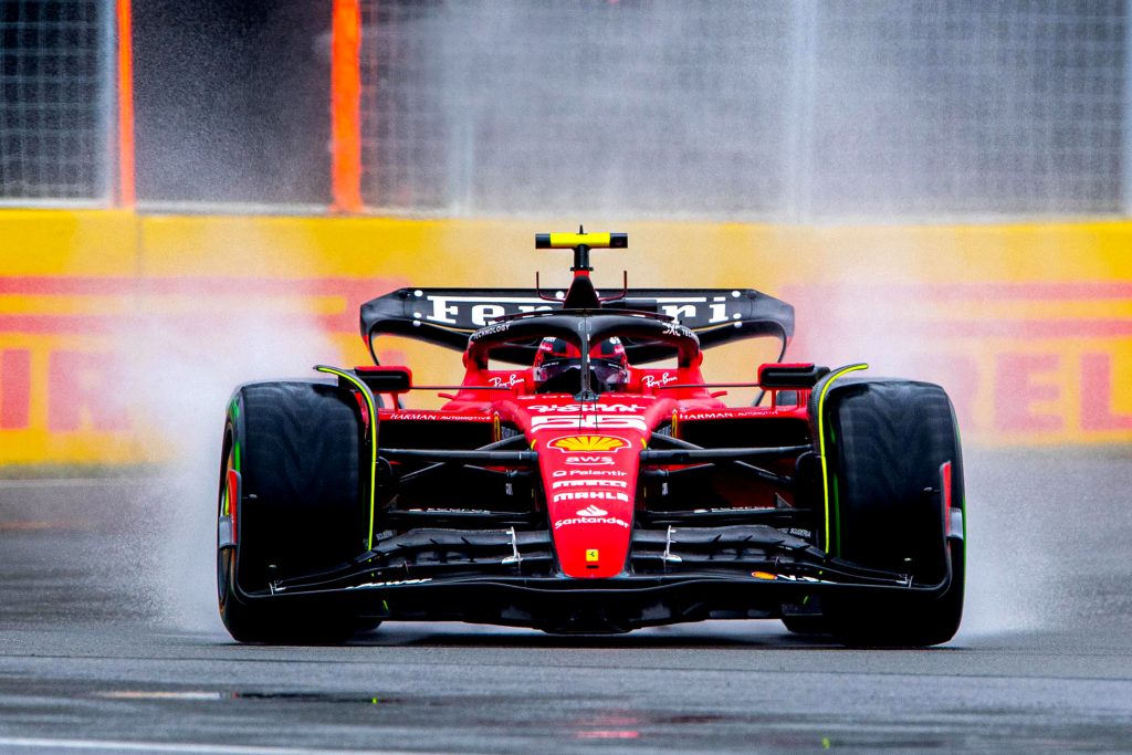 «Ты ведь не один на трассе!» Сайнс и Гасли обменялись комментариями