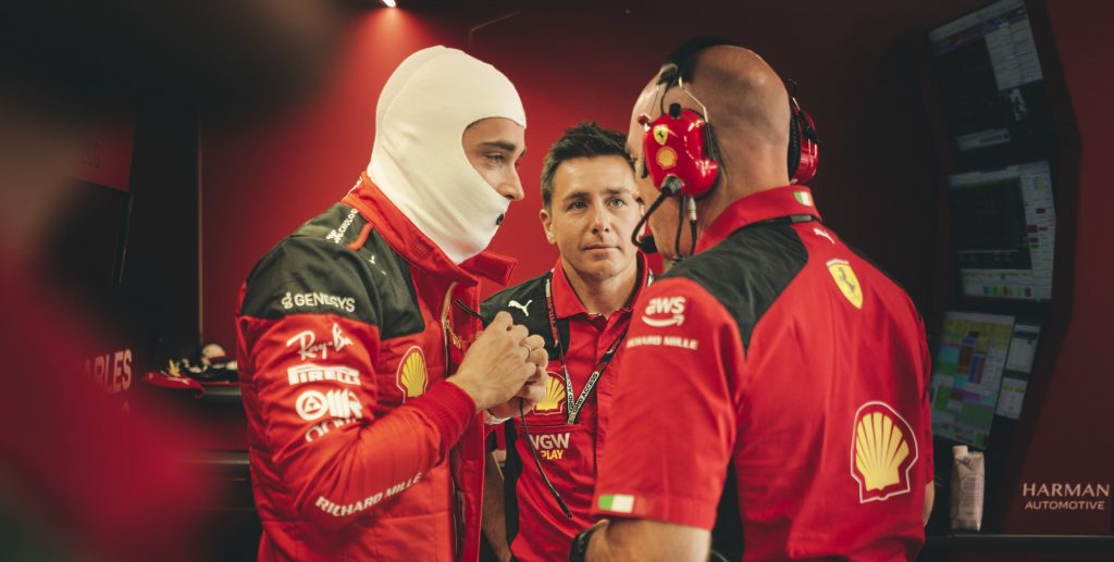 Шарль Леклер извинился перед Ferrari за публичную критику Шарль Леклер извинился перед Ferrari за публичную критику