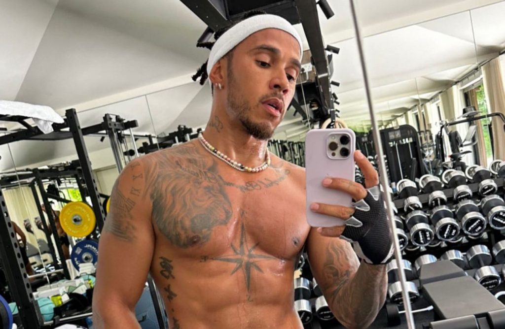 «Я всегда возвращаюсь»: Льюис Хэмилтон показал фото из спортзала «Я всегда возвращаюсь»: Льюис Хэмилтон показал фото из спортзала