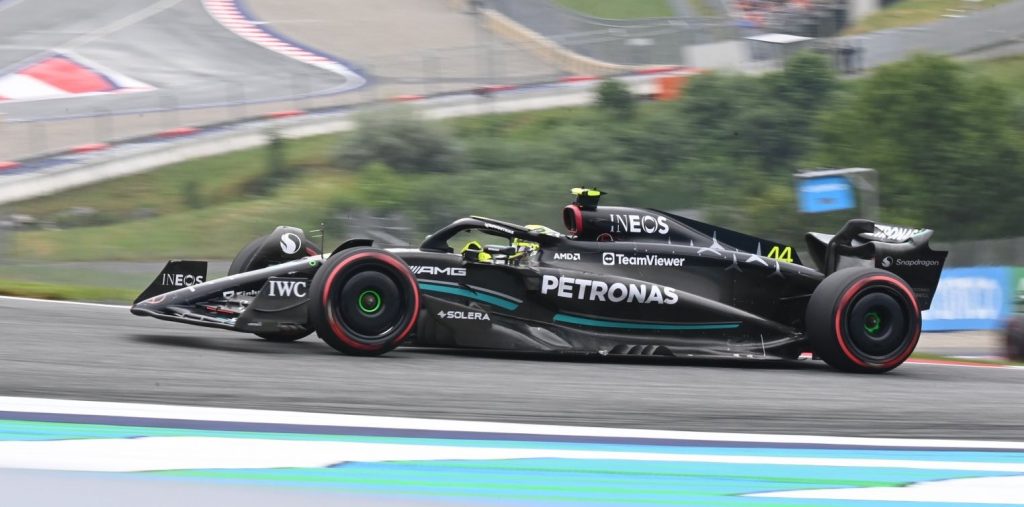 Льюис Хэмилтон: С таким темпом я бы был близок к подиуму