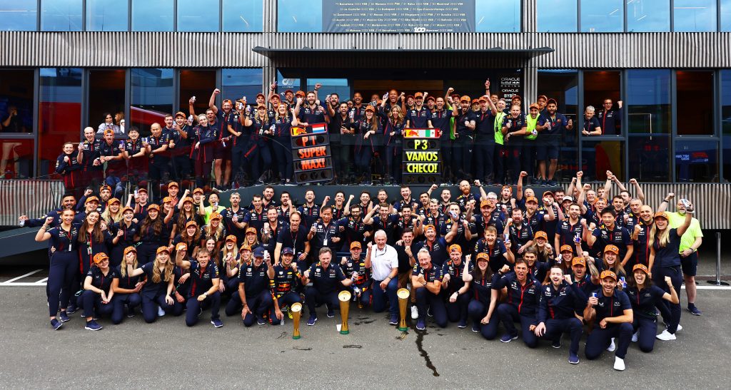 Хельмут Марко допустил, что Red Bull выиграет все гонки в сезоне-2023 Хельмут Марко допустил, что Red Bull выиграет все гонки в сезоне-2023