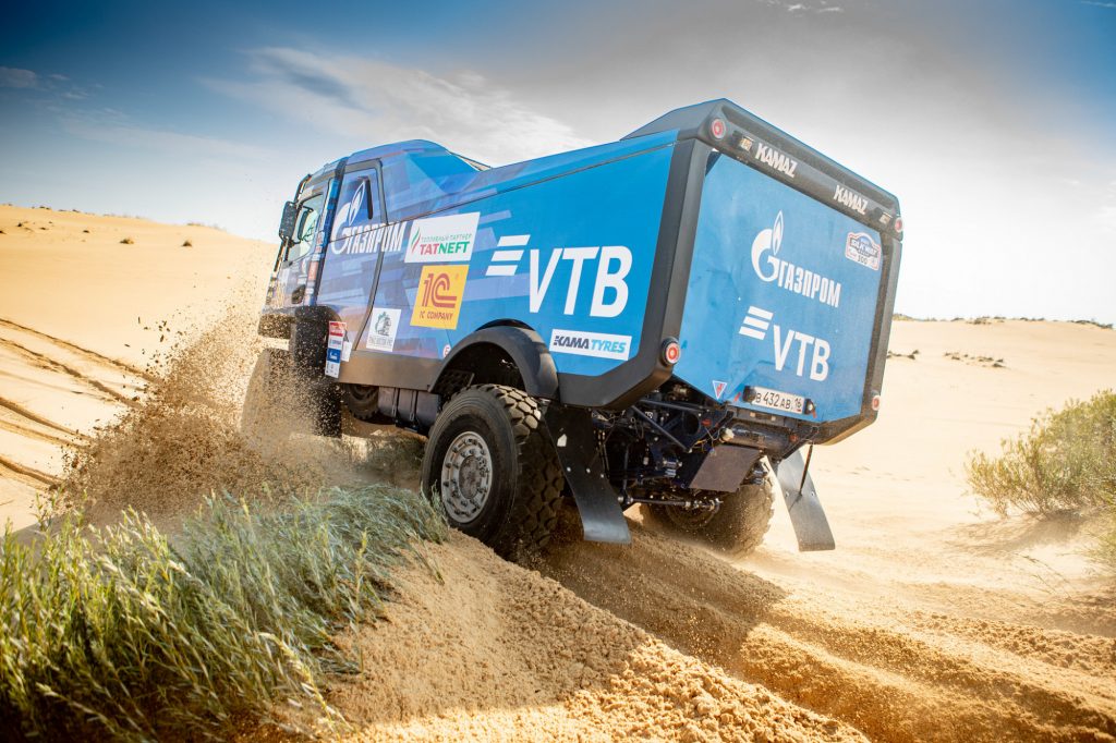 Драма КАМАЗа в погоне за МАЗом. Итоги восьмого этапа «Шелкового пути» Драма КАМАЗа в погоне за МАЗом. Итоги восьмого этапа «Шелкового пути»