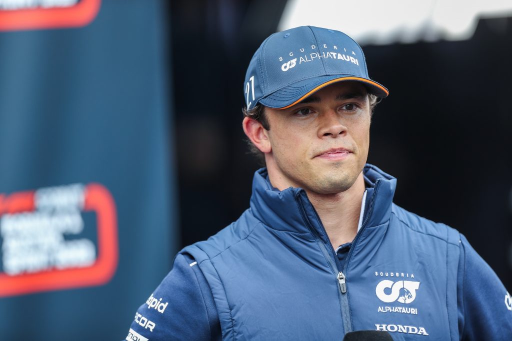 Де Врис поблагодарил Red Bull и AlphaTauri за воплощение своей мечты