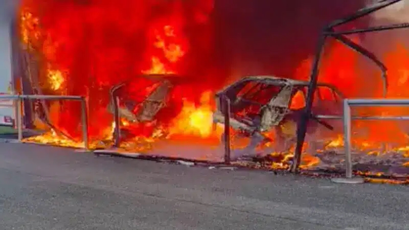 В Великобритании на этапе World RX сгорели Lancia Delta Лёб и Шишери В Великобритании на этапе World RX сгорели Lancia Delta Лёб и Шишери