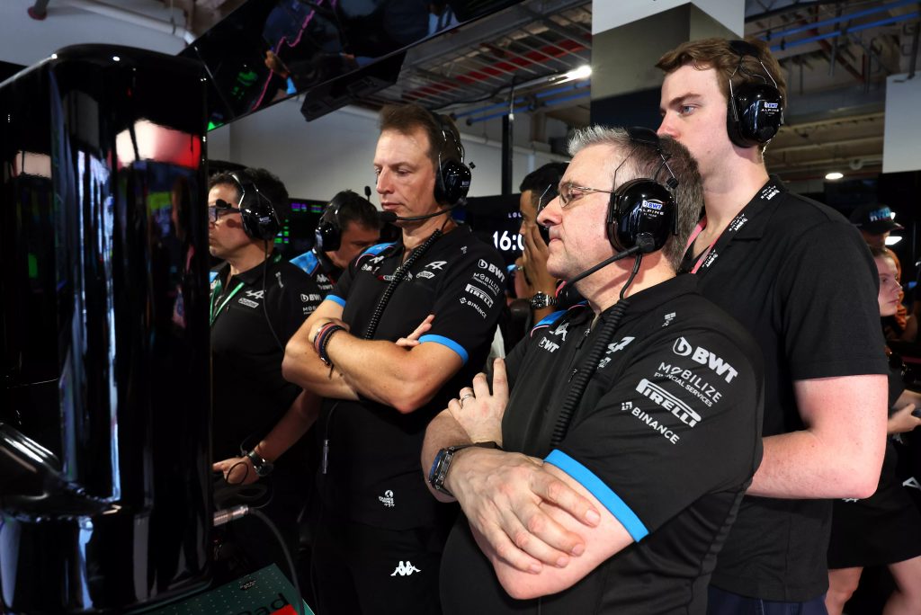 Пришёл в Ф1 с таким высокомерием. Попов раскритиковал экс-главу Alpine