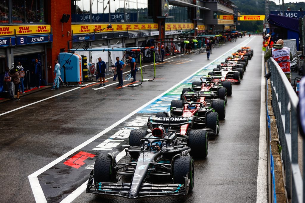 Джордж Рассел: Искусственный интеллект поможет сделать дождевые гонки безопаснее