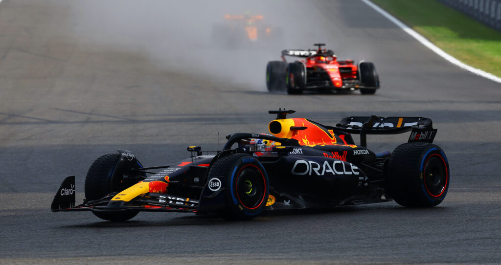 Том Коронель: Ferrari и Mercedes упустили огромную возможность Том Коронель: Ferrari и Mercedes упустили огромную возможность