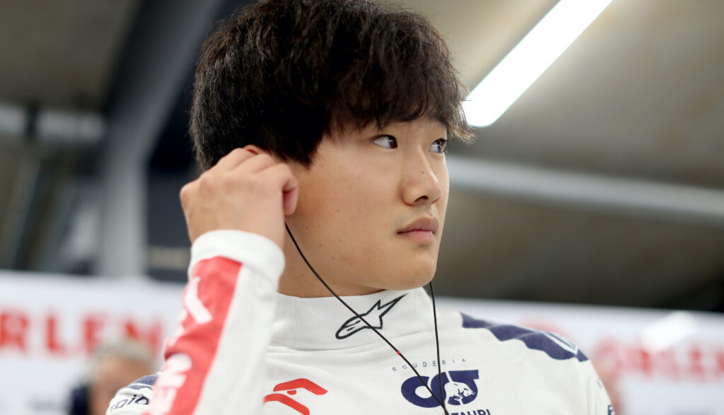 Юки Цуноду наказали за блокировку Льюиса Хэмилтона в квалификации Юки Цуноду наказали за блокировку Льюиса Хэмилтона в квалификации