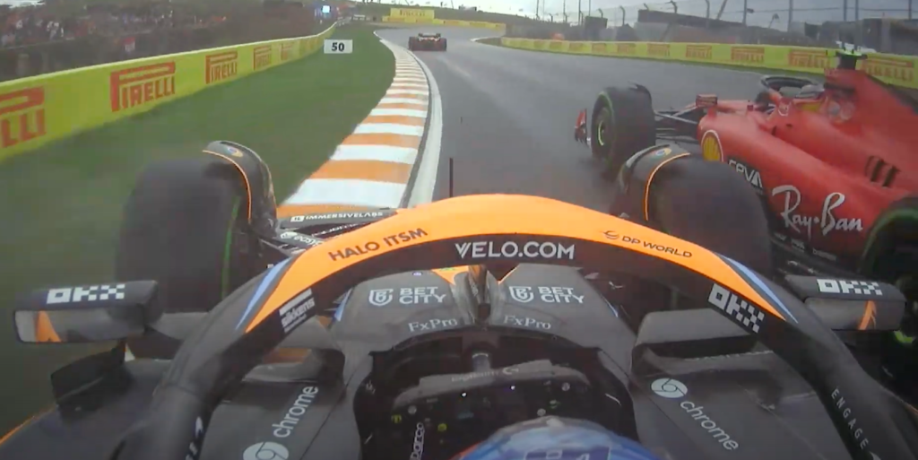 Команду Ferrari оштрафовали за опасный манёвр Карлоса Сайнса Команду Ferrari оштрафовали за опасный манёвр Карлоса Сайнса