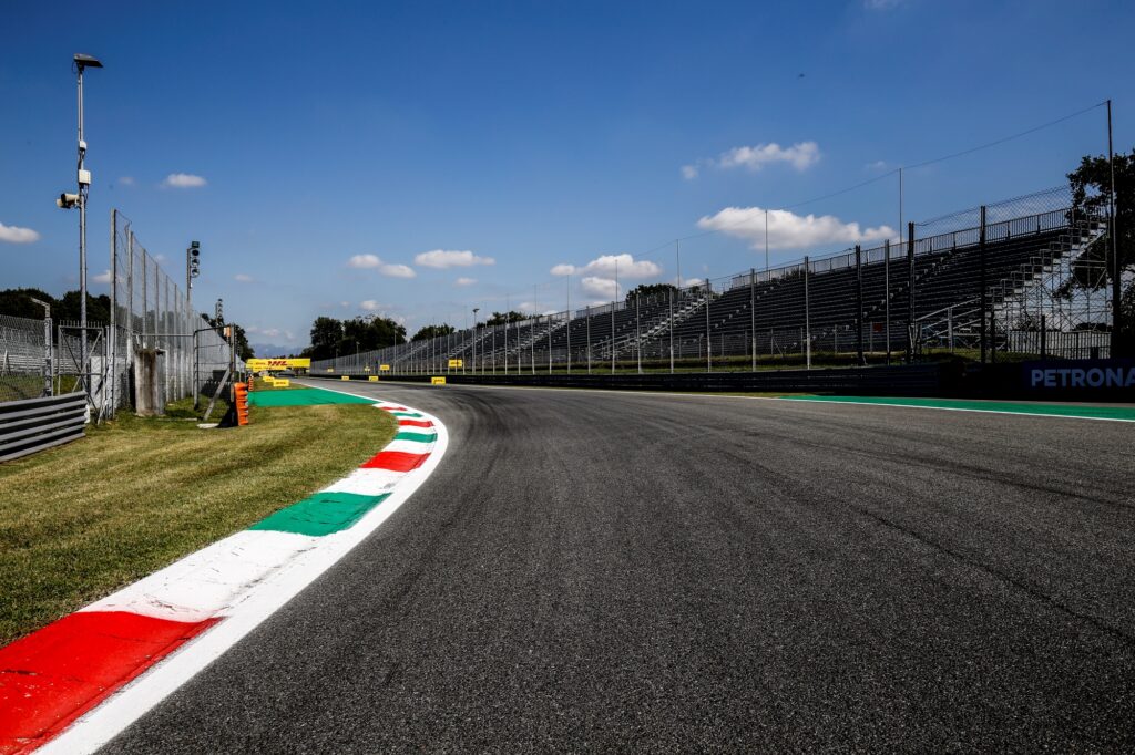 Трансляция третьей тренировки Гран При Италии Формулы 1