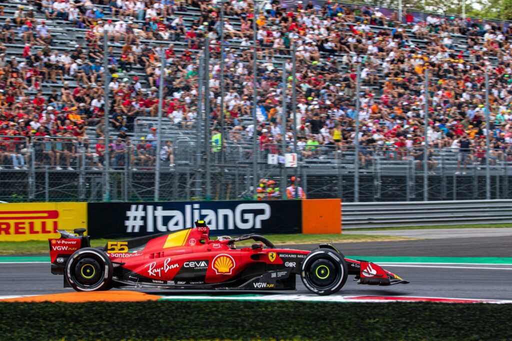 Карлос Сайнс: Кажется, машина Ferrari снова обрела скорость