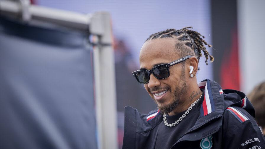 Тото Вольф: Хэмилтон – единственный пилот Ф1, который признаёт ошибки