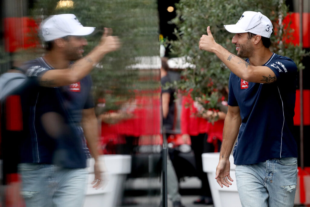 Тед Кравитц: Риккардо может вернуться за руль уже в Сингапуре Тед Кравитц: Риккардо может вернуться за руль уже в Сингапуре