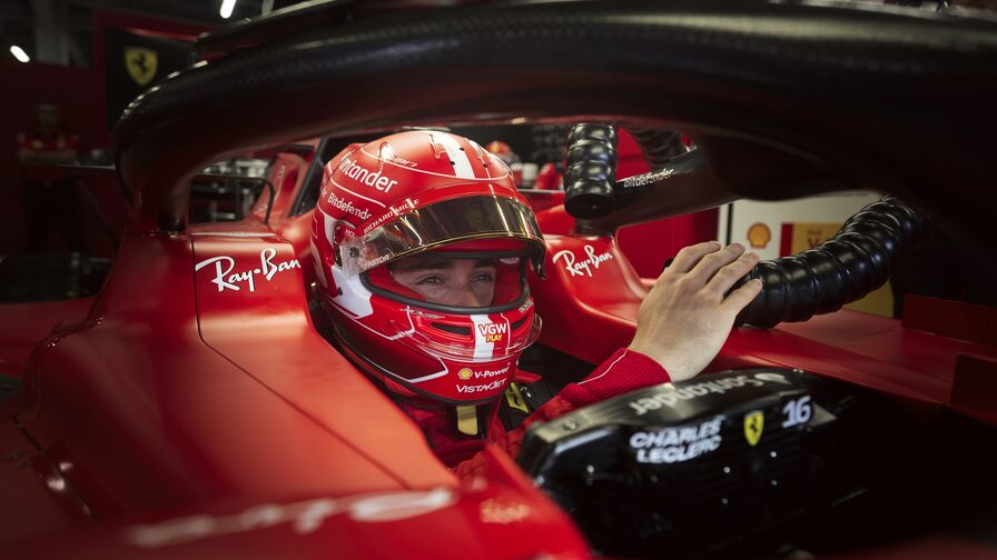 Жак Вильнёв: Леклер разочаровался в Ferrari и стал выступать хуже Жак Вильнёв: Леклер разочаровался в Ferrari и стал выступать хуже