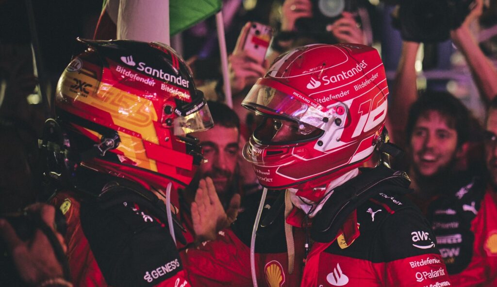 Эксперт объяснил, почему Леклеру будет проще одолеть Сайнса в Японии