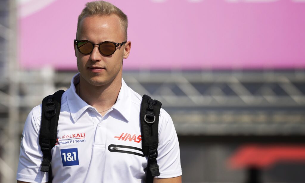 Никита Мазепин заявил, что его по-прежнему не пускают в Европу