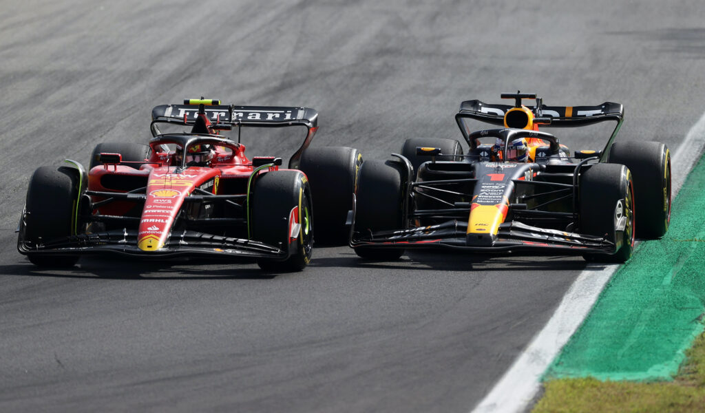 Сайнс: Если кто-то и может навязать борьбу Red Bull, то это Ferrari