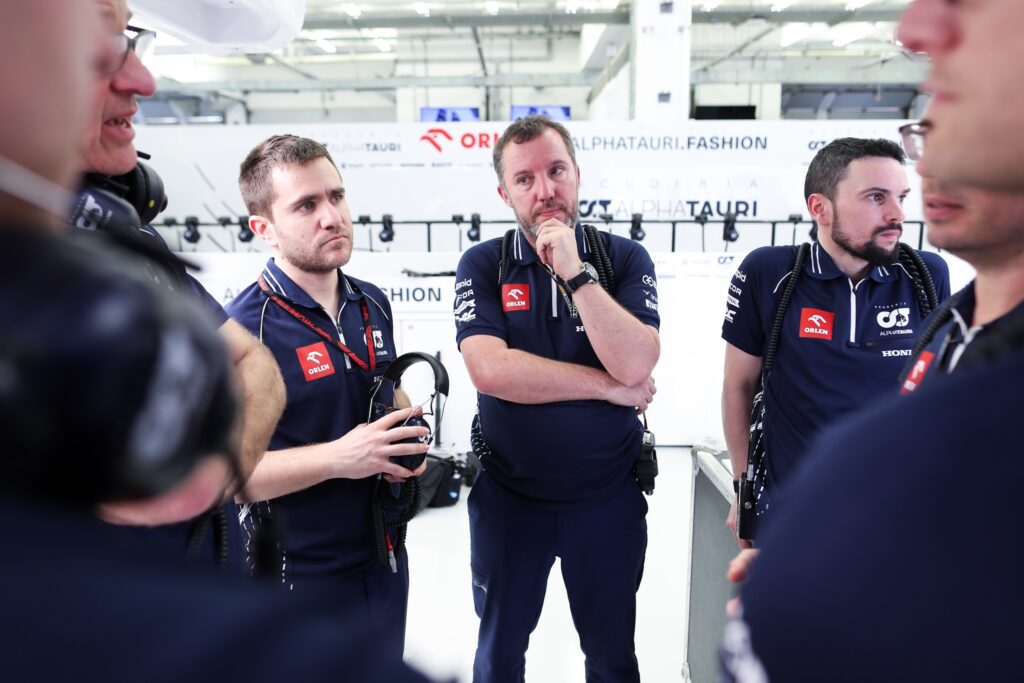 Эггинтон: В новом болиде AlphaTauri будет максимум от болида Red Bull