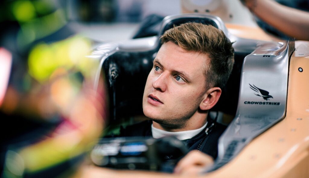 Мик Шумахер больше не работает на симуляторе Mercedes Мик Шумахер больше не работает на симуляторе Mercedes