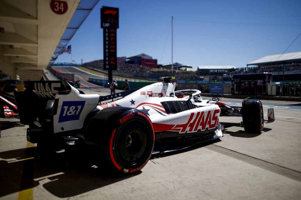Haas потребовался дополнительный гараж в Остине Haas потребовался дополнительный гараж в Остине