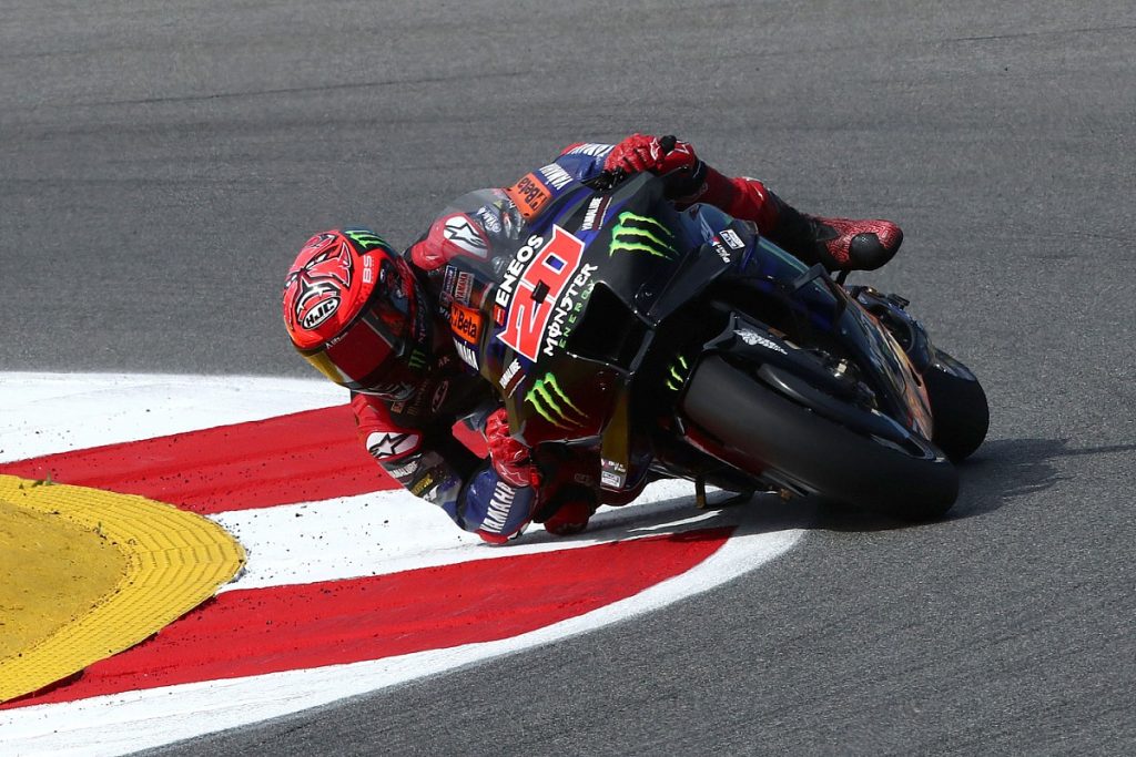 «Not possible» to fight rivals on current Yamaha MotoGP bike – Quartararo