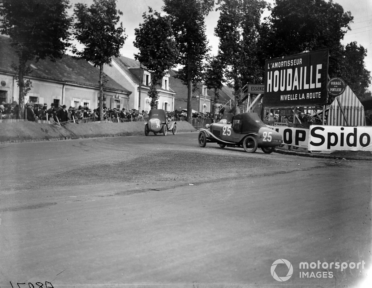 The de Victor/ Hasley Salmson finished a surprise second in 1927 after Bentley's dramas