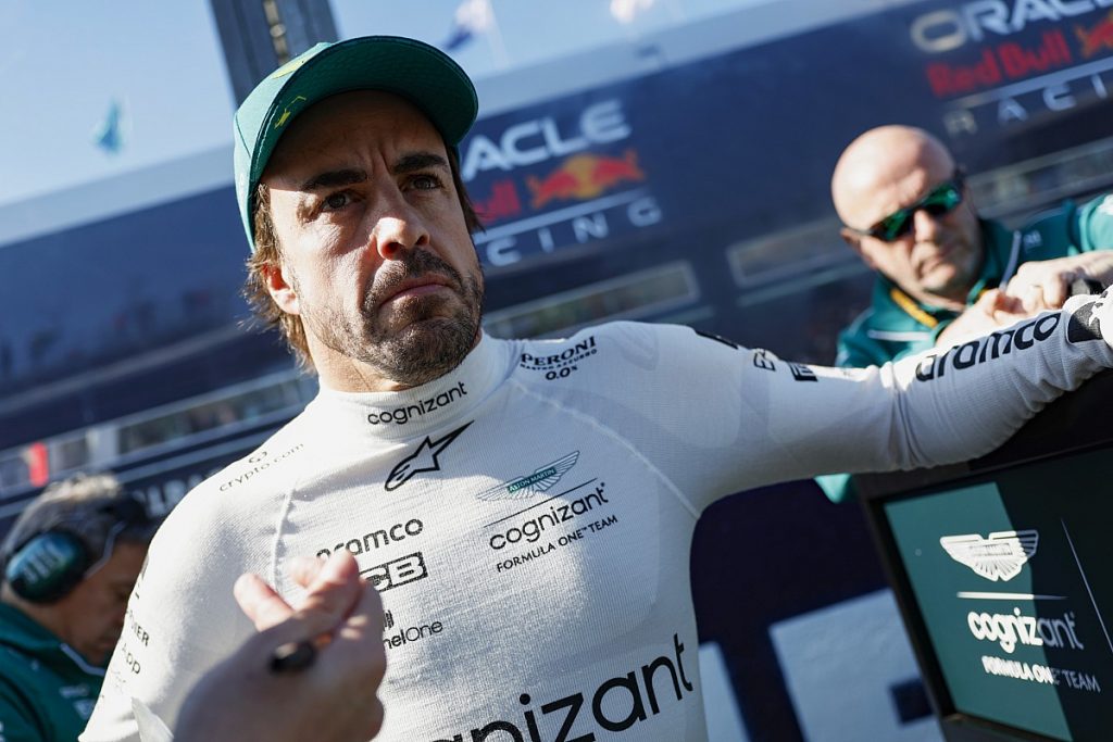Alonso «leading by example» at Aston Martin F1 team with his work ethic