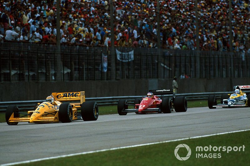 Chasing Piquet's Lotus while holding off Patrese's Williams at Rio in ’88. Piquet and Honda's departure from Williams chould have left a vacancy for Albo, but the team opted to retain Patrese – and the same situation would arise again one year later.