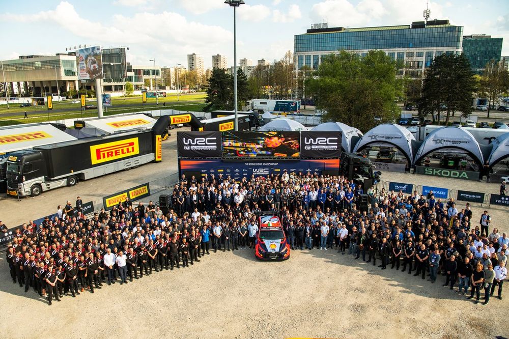 The WRC family came together for this group photograph in tribute to Breen