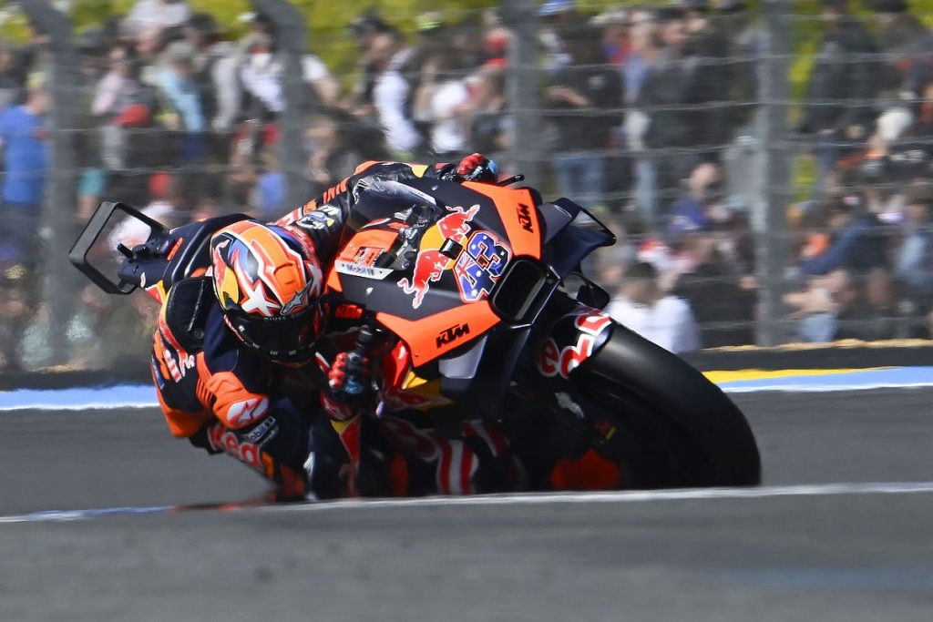 Miller tops FP1, Marquez crashes on return