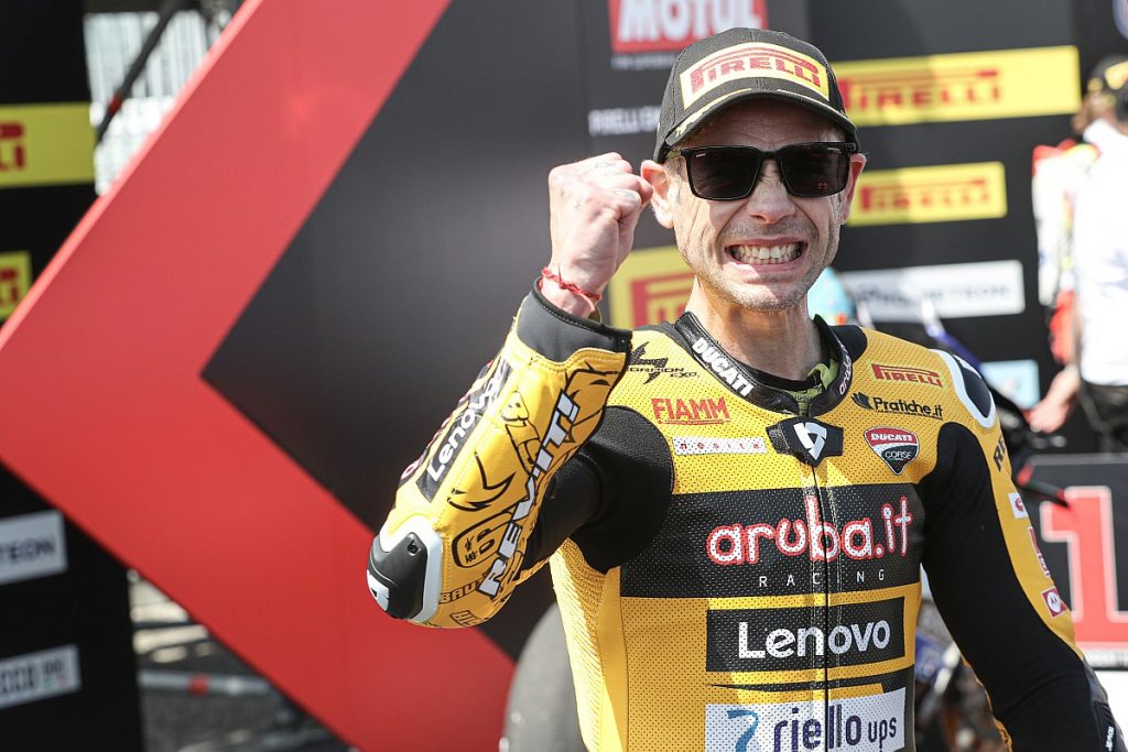 Bautista completes another treble at Misano